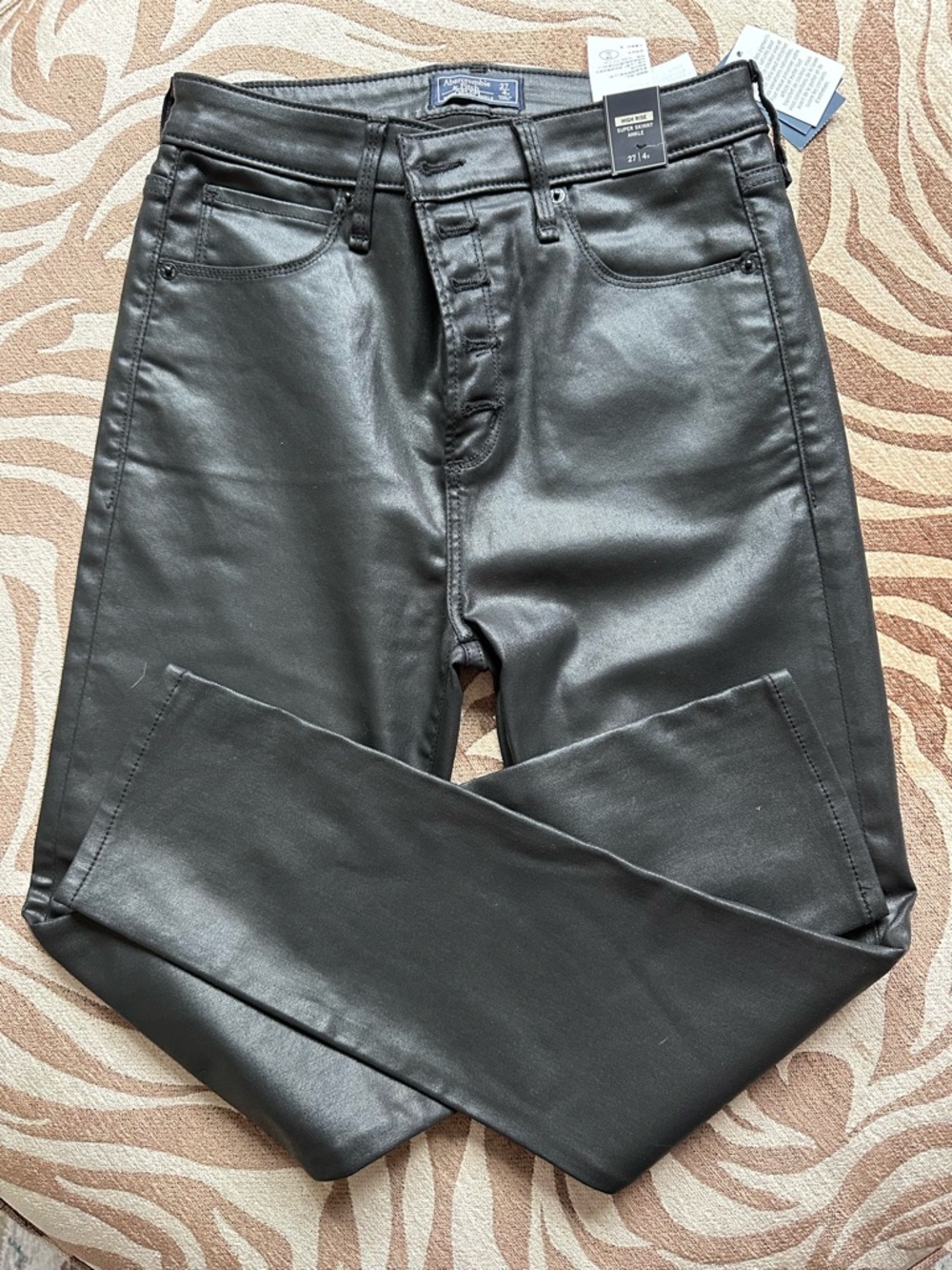 NWT Abercrombie & Fitch Women's Black High-Rise Super Skinny Ankle Jeans